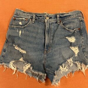 Abercrombie & Fitch high rise the mom short size 28 / 6
